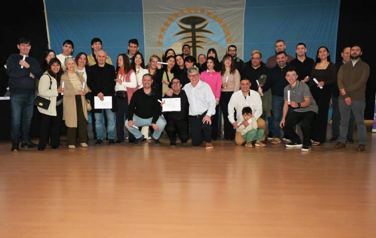 350 personas recibieron sus certificados de finalización de estudios de la Subsecretaría de Capacitación